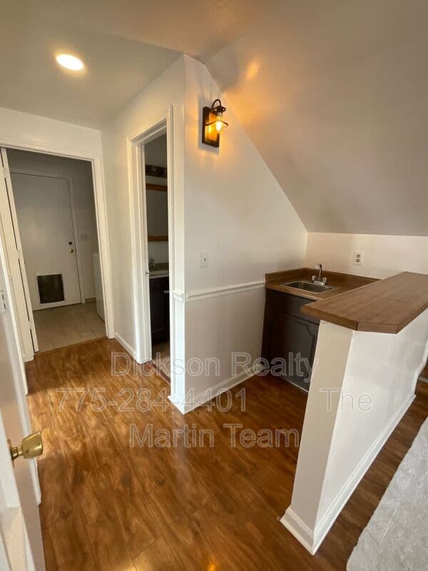 Sparks House: 3268 Bunker Hill Lane