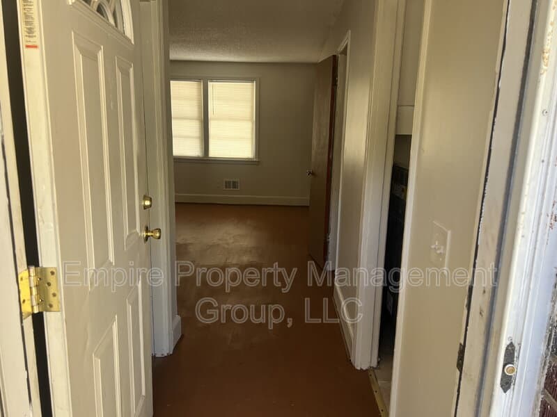 Columbia House: 59 Guernsey Drive