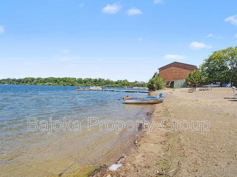 Bloomfield Hills Condo: 1974 Klingensmith Road