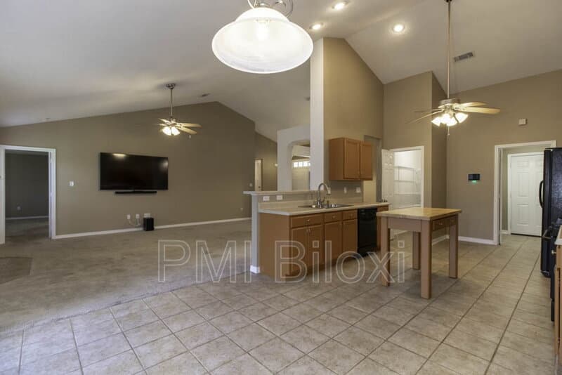 Gulfport House: 18026 Cypress Pointe Drive