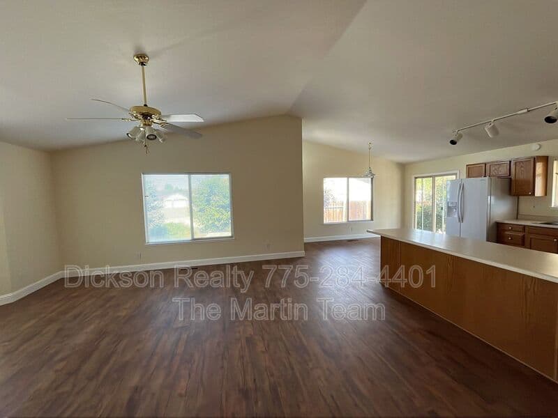 Sparks House: 970 Mercedes Drive