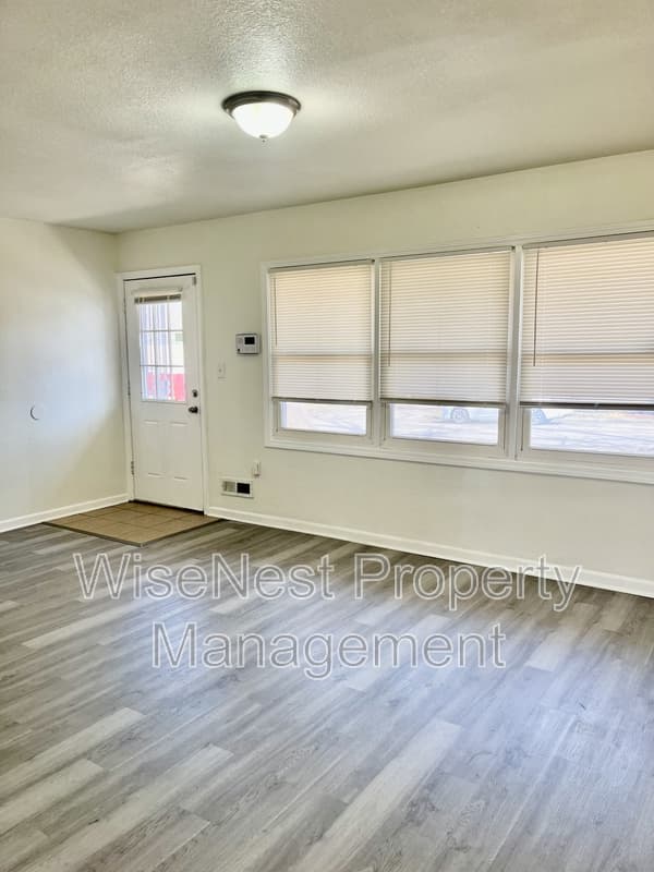 Kansas City House: 10804 Newton Avenue