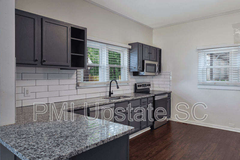 Greenville House: 79 Allen Street
