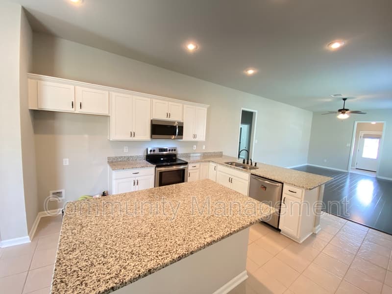 Prairieville House: 38445 Brown Rd