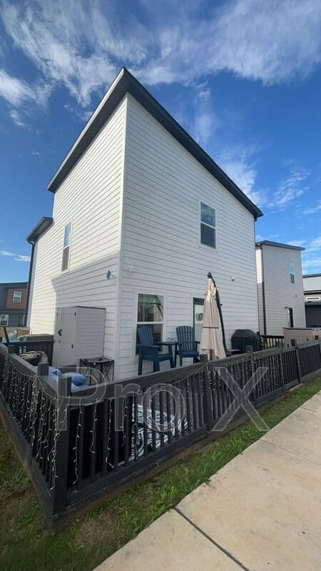 Bentonville House: 1050 Ventnor Ave