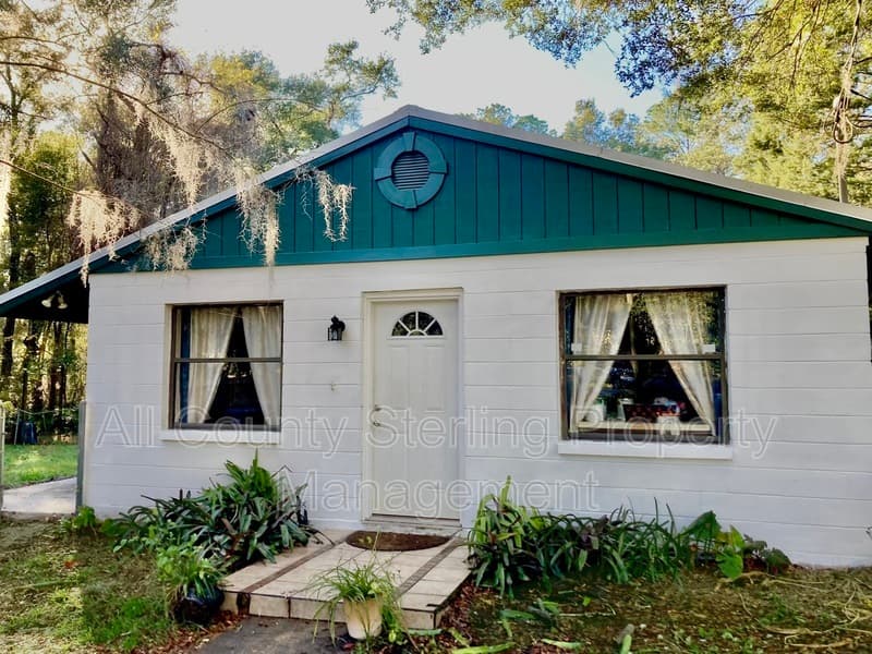 Archer House: 14556 SW State Road 45
