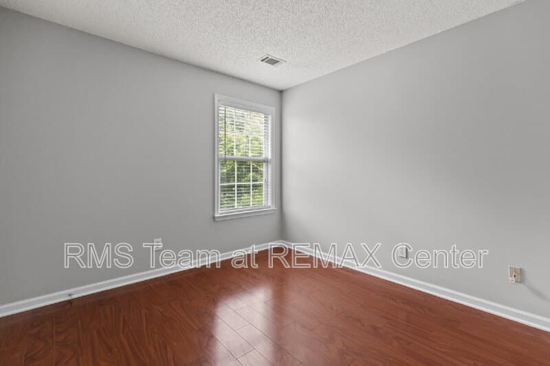 Duluth House: 2315 Hiawassee Dr