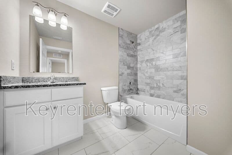 FORT MYERS House: 1914 FRENCH ST