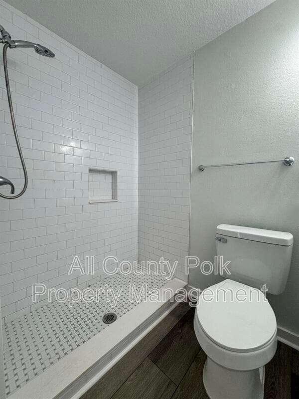 Lakeland House: 1044 W Lime St.