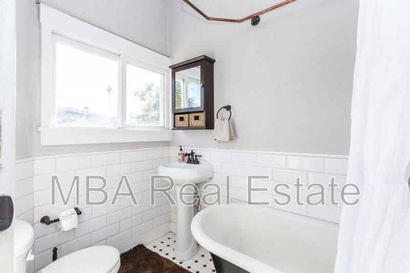 Phoenix Condo: 1325 W Woodland Ave