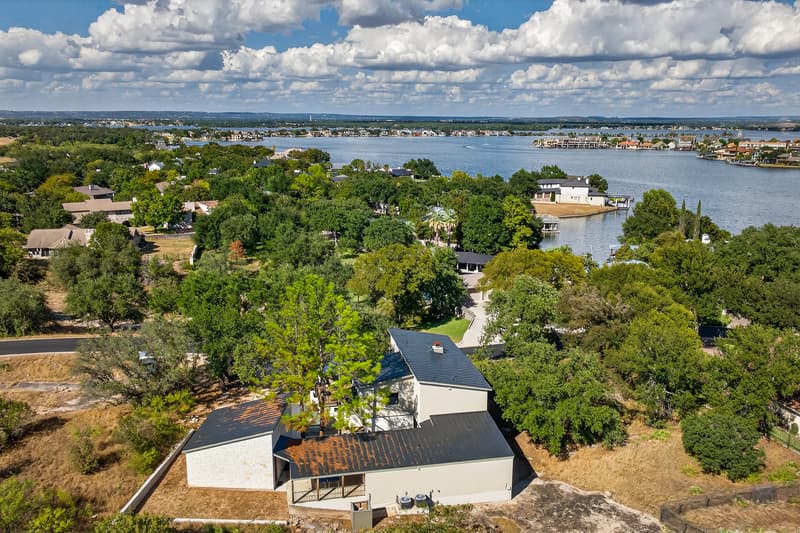 Horseshoe Bay House: 820 Broken Arrow