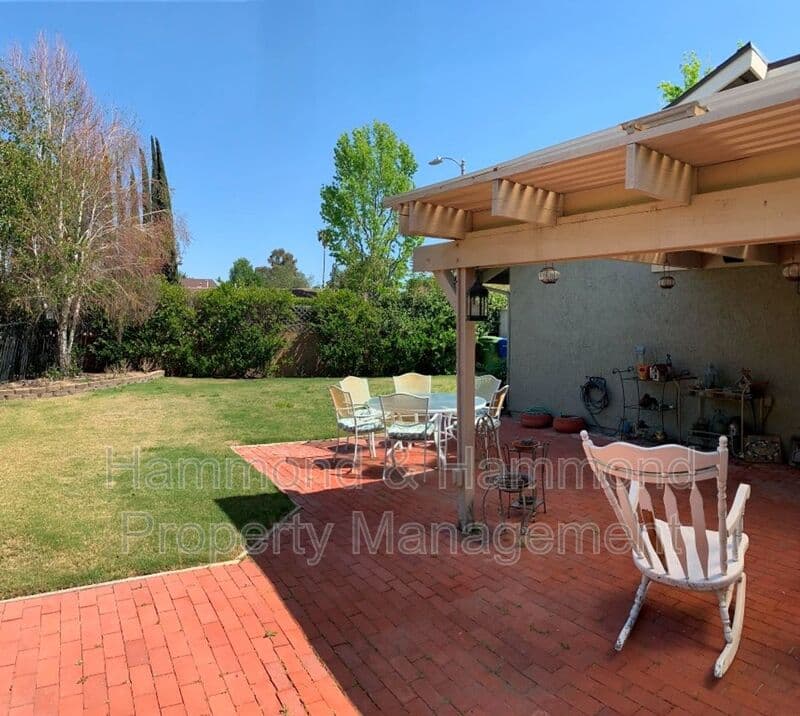 West Hills House: 22741 Bassett St.