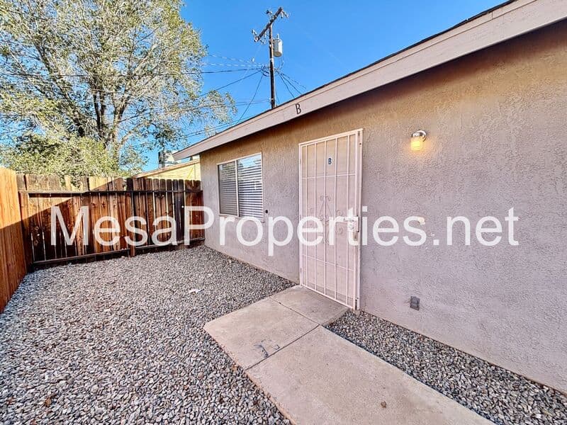 Apple Valley Condo: 21480 Laguna Rd.