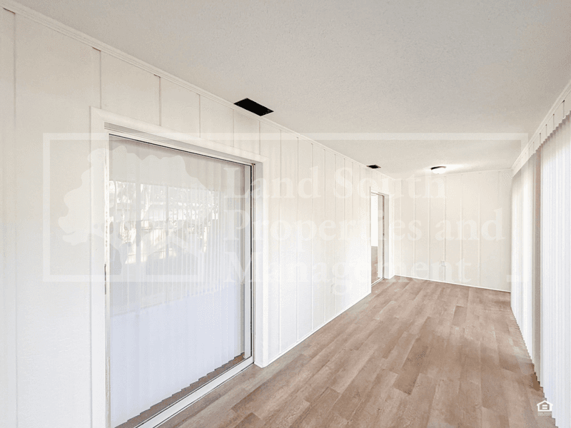 Lakeland House: 2417 Carolina Avenue