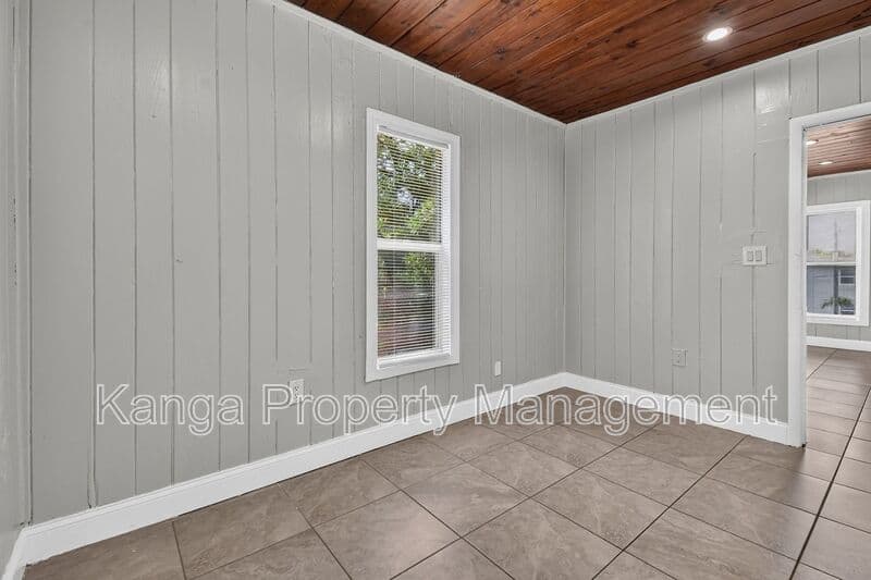 West Palm Beach Condo: 887 7th St