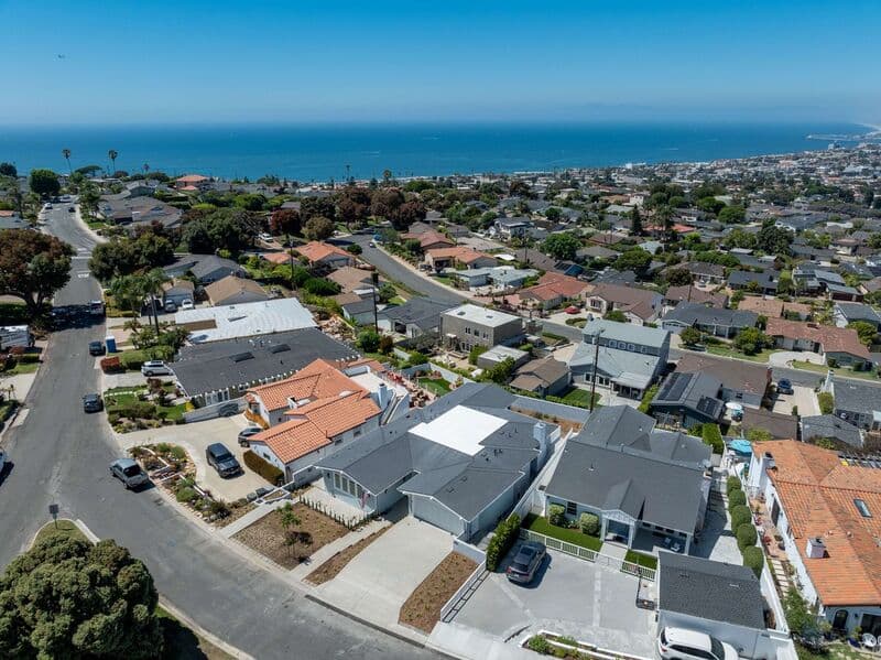 Redondo Beach House: 101 Via Colusa