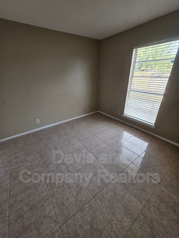 Midland Condo: 4802 Country Club Dr