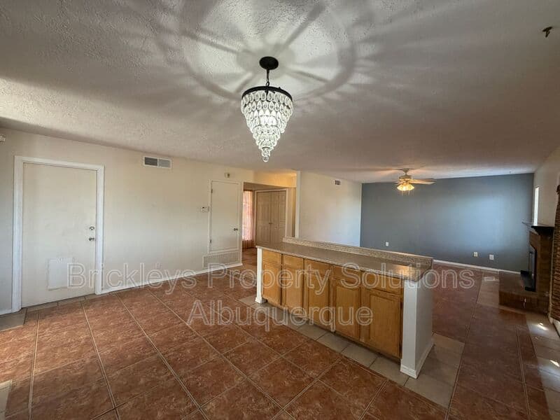 Albuquerque House: 5812 Brahma Dr NW