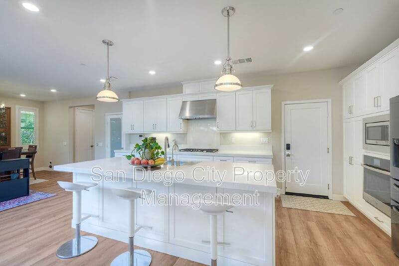 Carlsbad House: 1817 Artemisia Ct