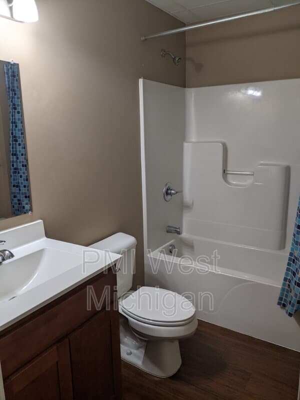 Middleville Condo: 620 S Broadway St