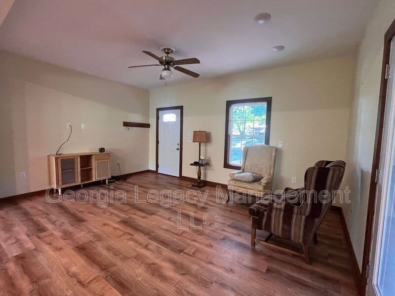 Jefferson House: 724 Brockton Road