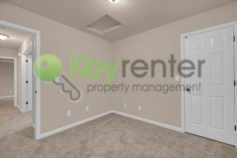Roseville House: 1682 Loon Lake Street