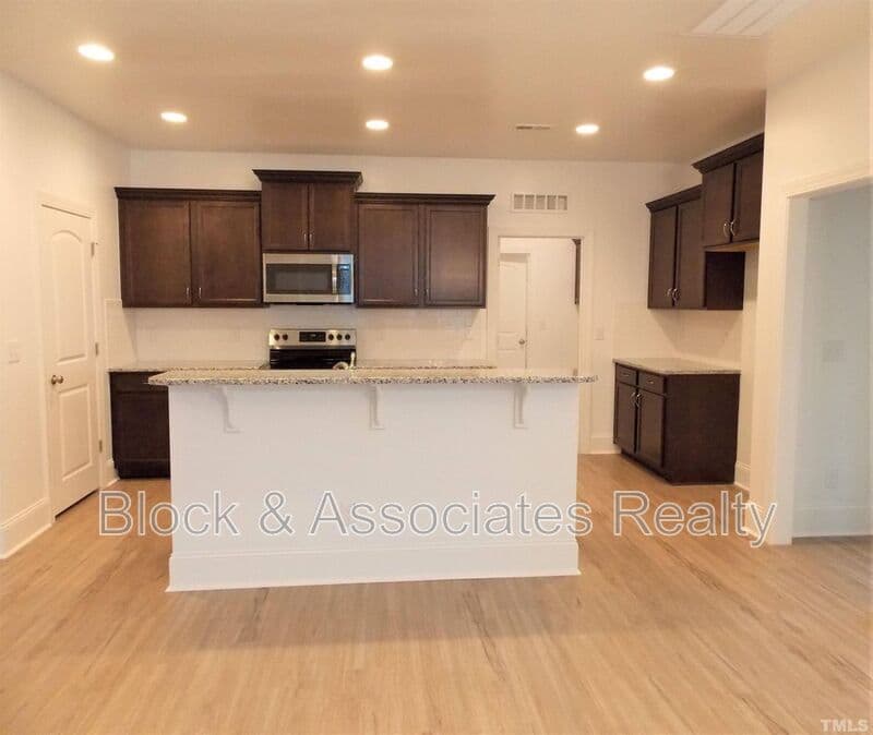 Wake Forest House: 2940 Thurman Dairy Loop