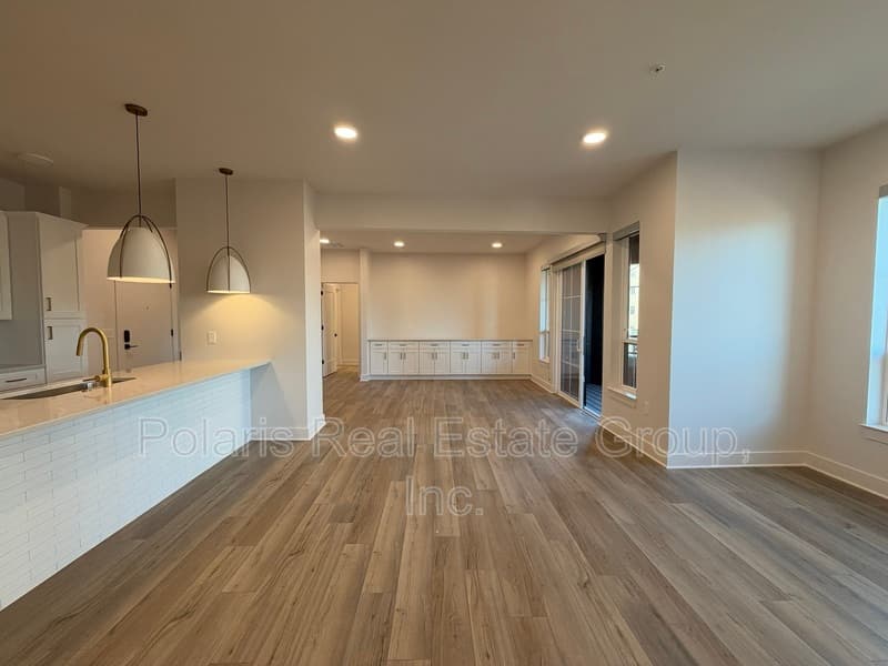 Carmel Condo: 925 Veterans Way