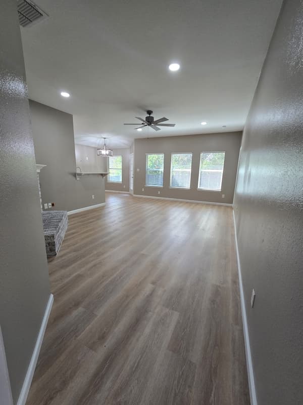 Whitehouse House: 804 Hummingbird Lane