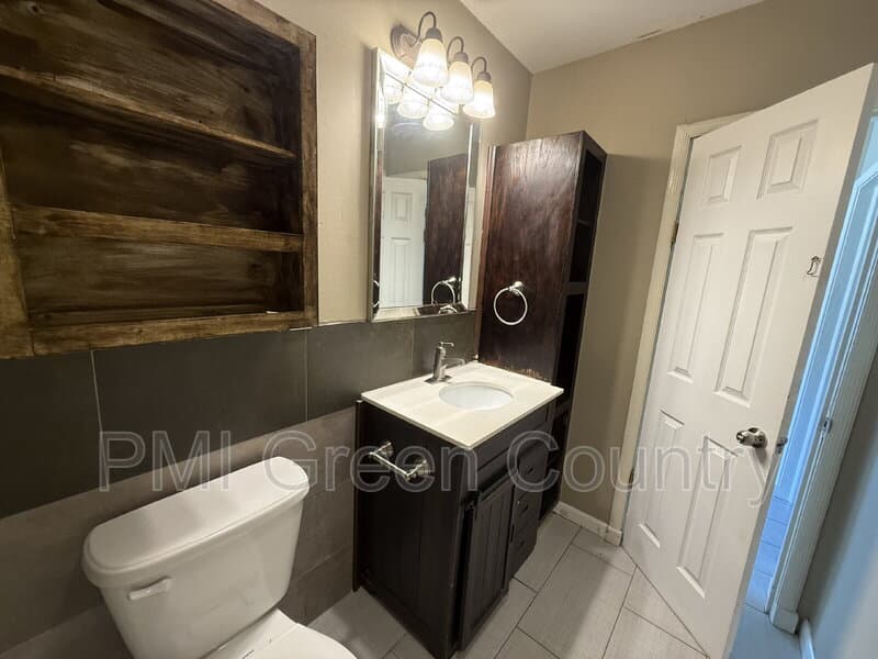 Tulsa House: 5523 S Madison Ave