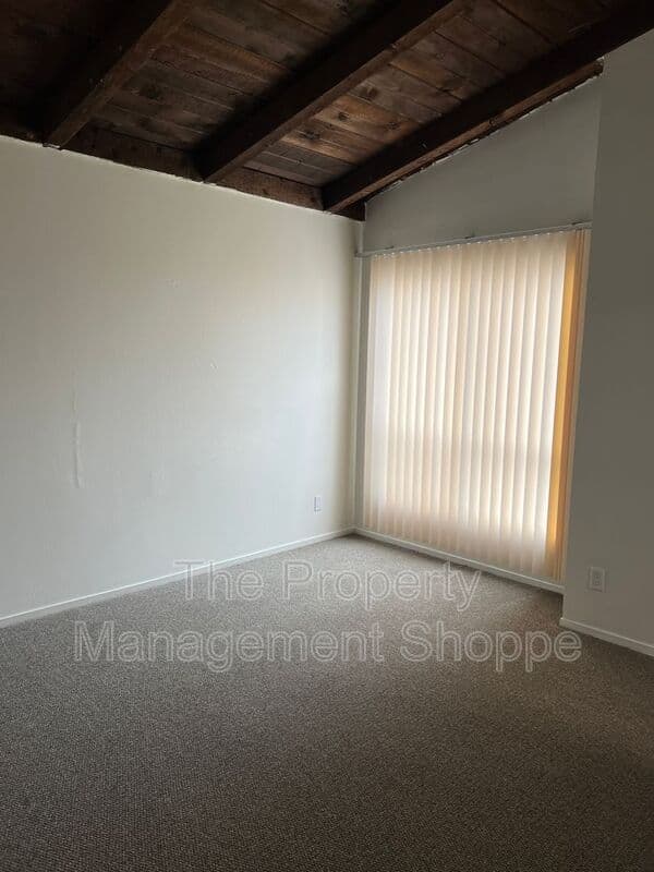 Ventura Condo: 1300 Saratoga Avenue
