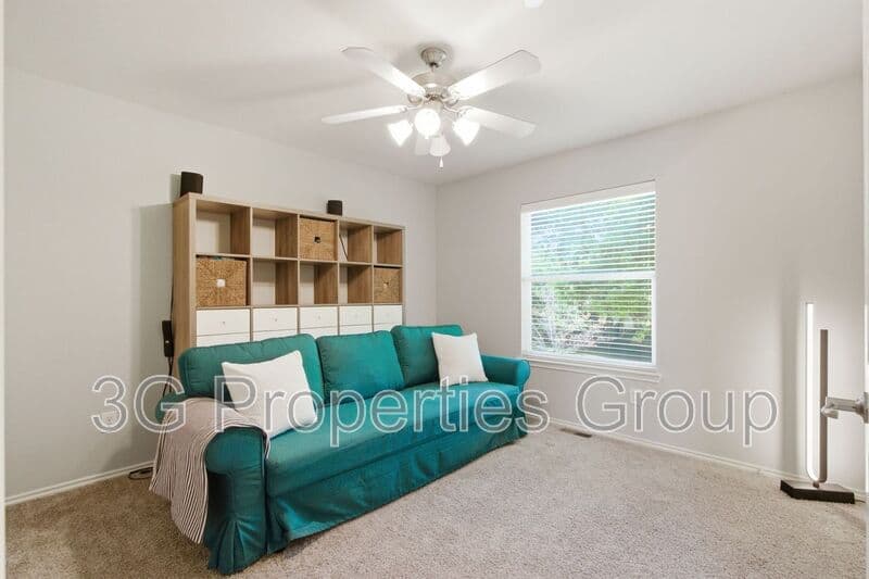 Lewisville House: 2925 St. Andrews Drive