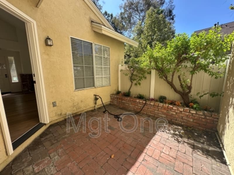 Lake Forest Condo: 26402 Kilkarney  #18