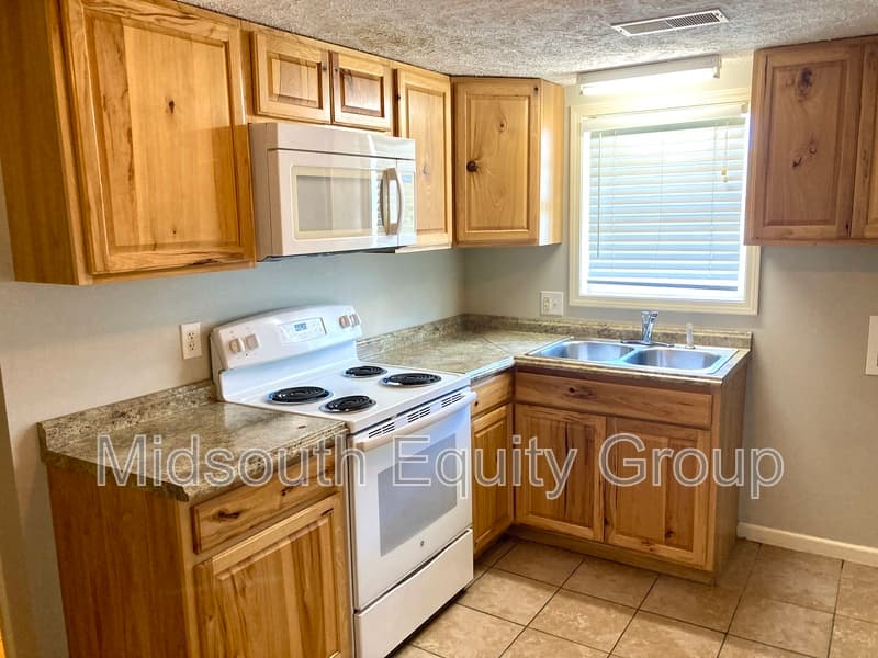 Kenton Condo: 101 W Taylor St