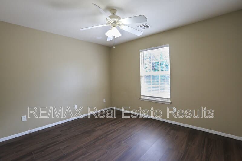 Centerton House: 1071 Evergreen St