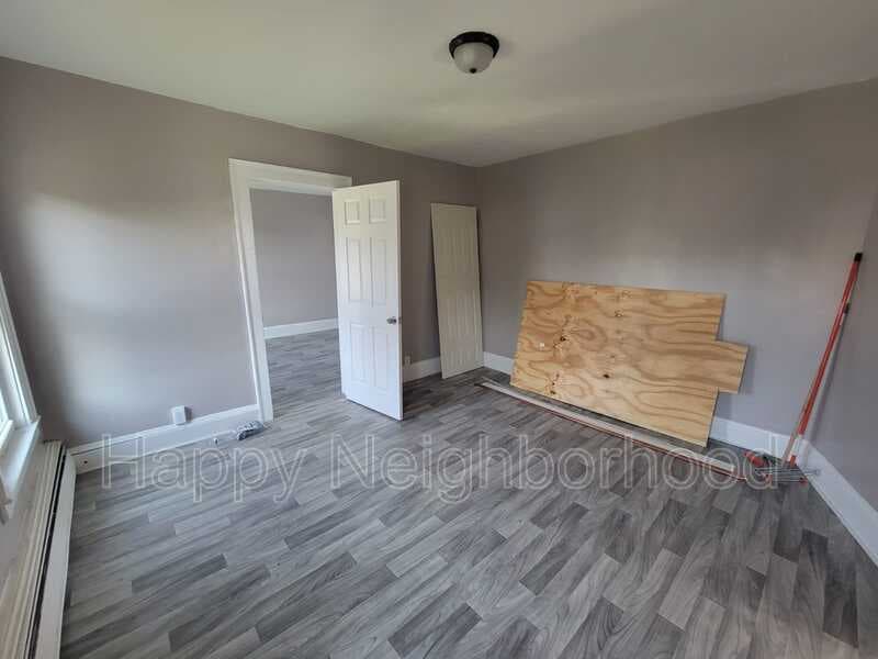 Middletown House: 46 Green StreetUnit 2B