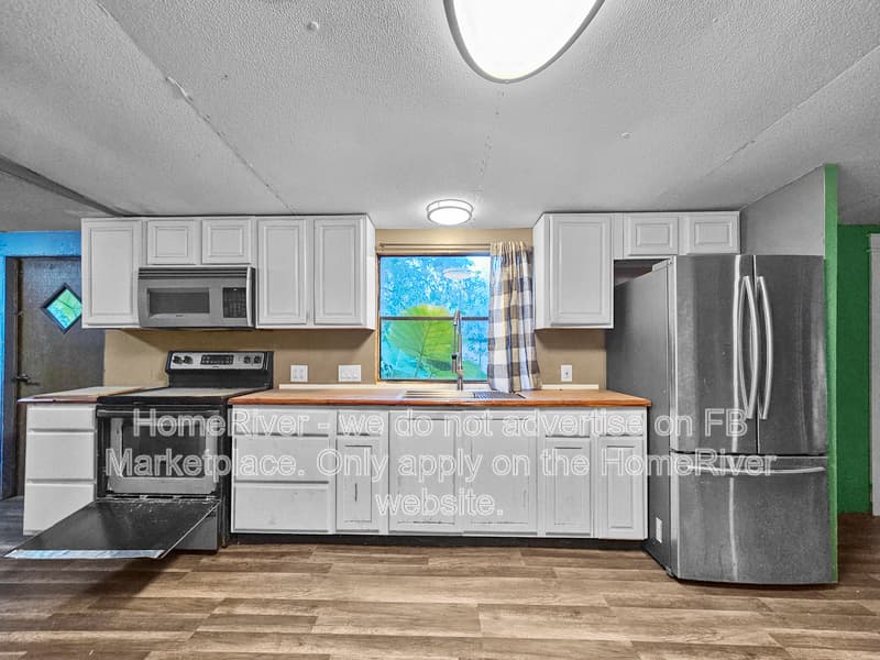 Spring Hill House: 15211 Todd Trl