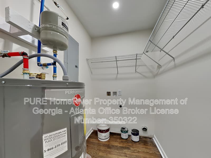 Atlanta House: 1127 Valley View Rd SE