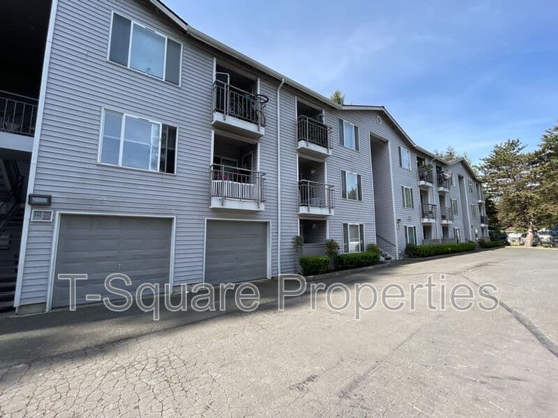 Seattle House: 7041 S 116th PL