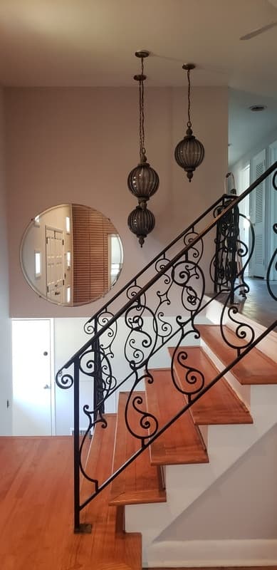 Monroe House: ROOM FOR RENT in Mini Mansion w/Pool (with utilities included)