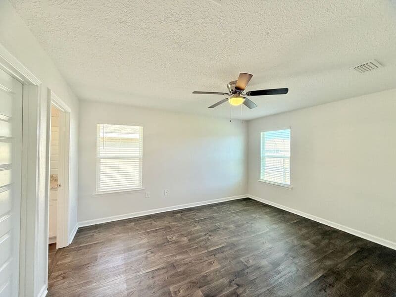 Milton House: 5784 Guinevere Ln