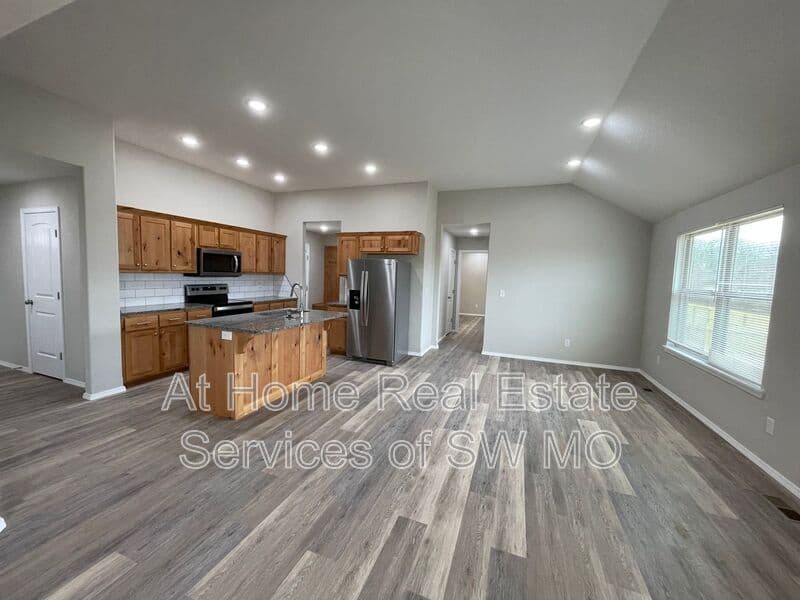Rogersville House: 529 Evergreen