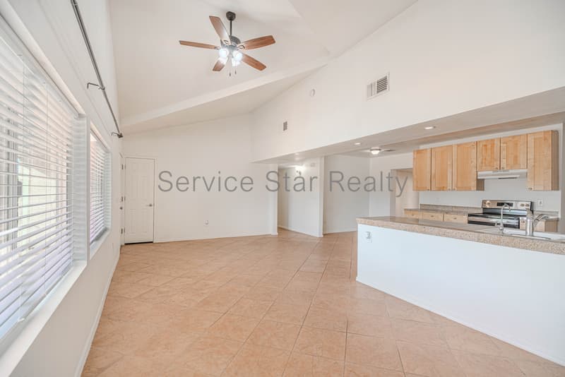Gilbert House: 7 S Catalina St