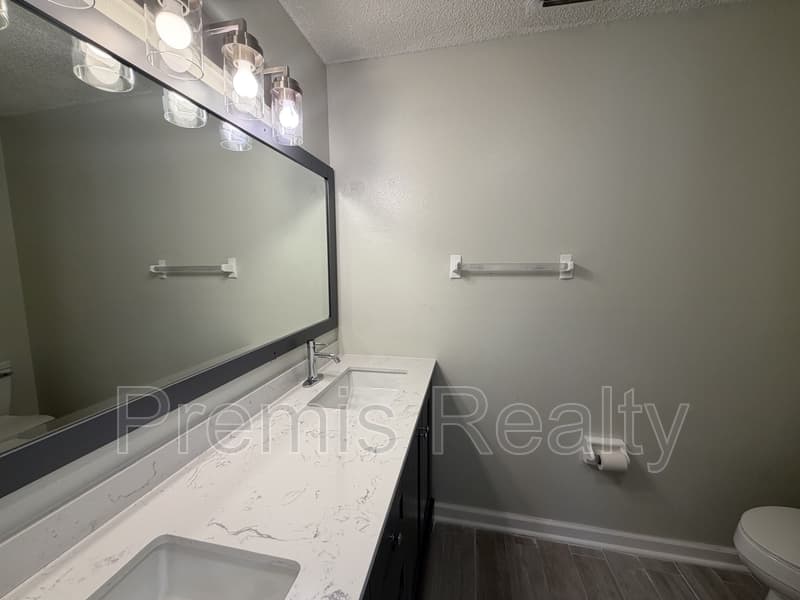Clearwater House: 1760 Evans Drive