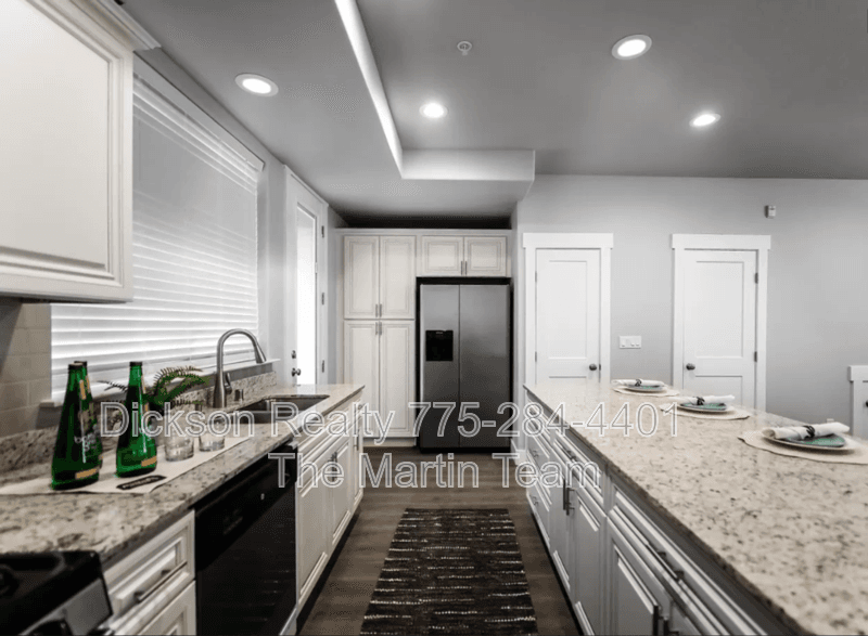 Reno House: 740 Bluffs Court