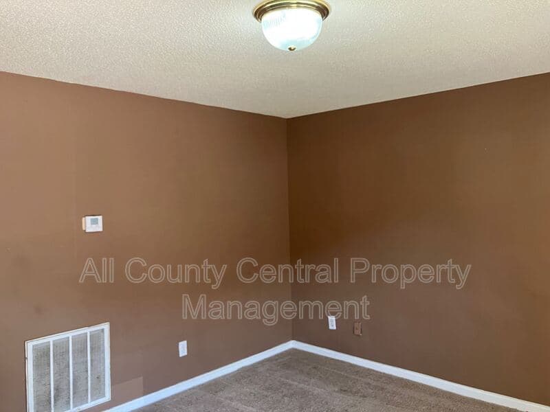 Birmingham House: 4717 Cheshire Circle