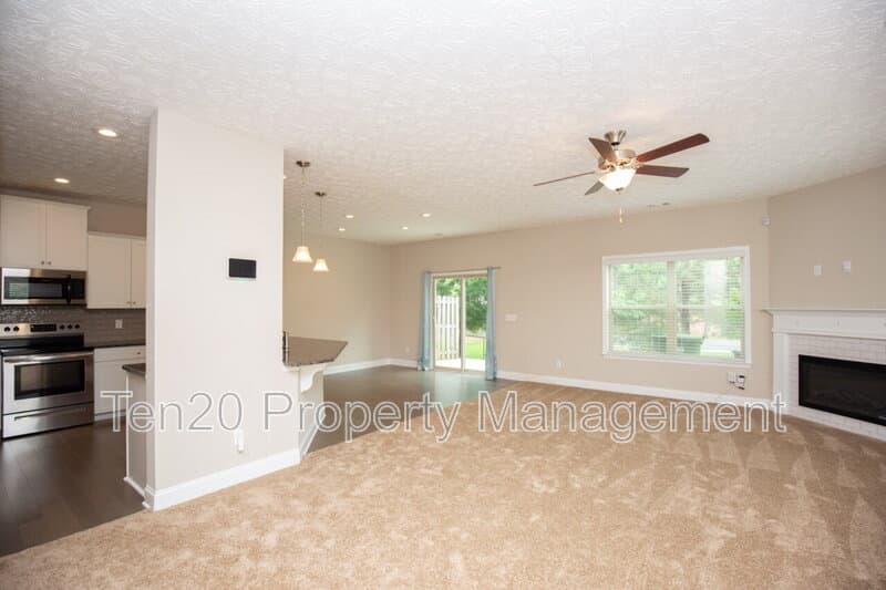 Columbus House: 6061 Townes Way