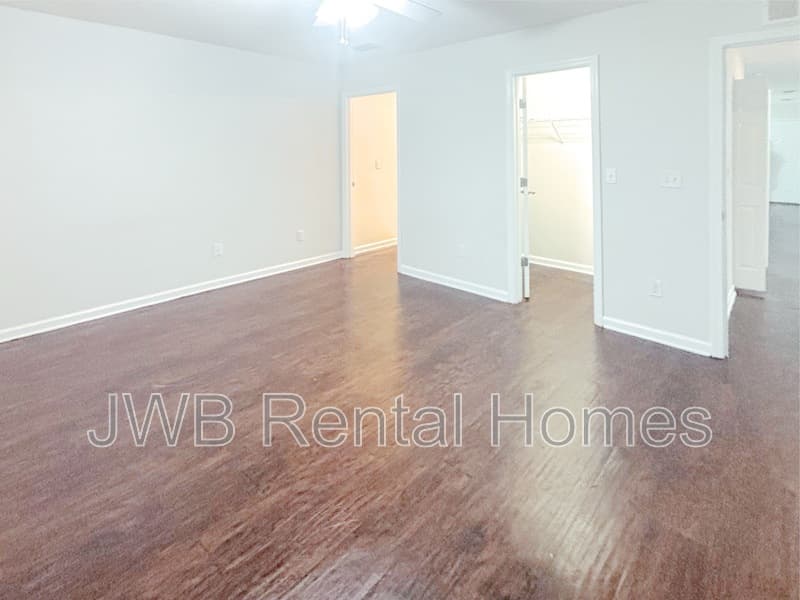 Jacksonville House: 3038 Rayford St