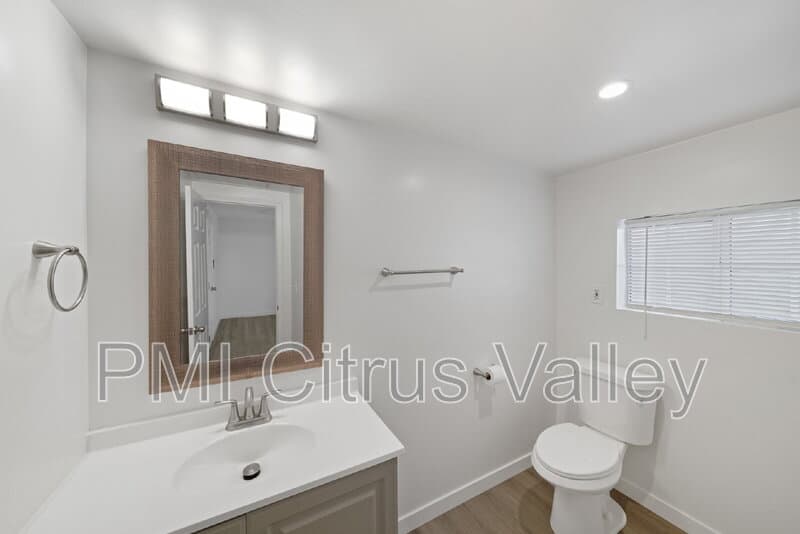 San Jacinto House: 359 East 1st Street