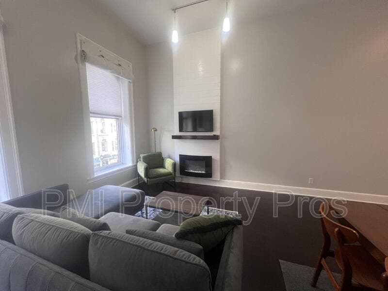 Milwaukee Condo: 715 North Milwaukee Street